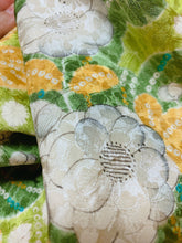 画像をギャラリービューアに読み込む, 雲取りに草花模様【ギャザーラップスカート】