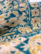 画像をギャラリービューアに読み込む, 絵画風古典模様【タックラップスカート】