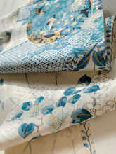 画像をギャラリービューアに読み込む, 花車に梅菊牡丹模様【長】