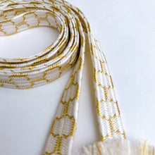 画像をギャラリービューアに読み込む, 金糸の亀甲組締め