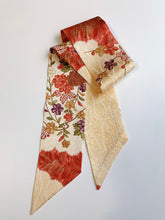 画像をギャラリービューアに読み込む, 唐草地紋にしだれ花模様【短】