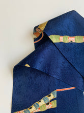 画像をギャラリービューアに読み込む, 花鼓に横笛模様【短】①