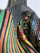 画像をギャラリービューアに読み込む, 切りばめ風縞に抽象模様