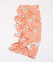 画像をギャラリービューアに読み込む, 雪輪に草花模様【シュッケニ】