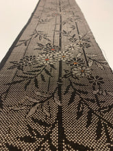 画像をギャラリービューアに読み込む, 菊に松竹梅模様織り出し本場泥大島紬(5マルキ)【シュッケニ】