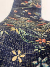 画像をギャラリービューアに読み込む, 流水に菊・松竹梅模様【手織り節紬】