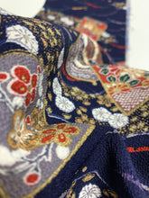 画像をギャラリービューアに読み込む, 色紙に花古典柄模様