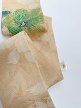 画像をギャラリービューアに読み込む, 総鶴地紋に線花模様①