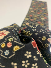 画像をギャラリービューアに読み込む, 松竹梅に古典柄模様