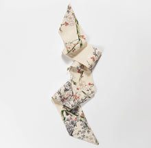 画像をギャラリービューアに読み込む, 枝梅模様に流水地紋【短】