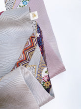 画像をギャラリービューアに読み込む, 組紐に短冊花古典柄模様総地紋