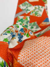 画像をギャラリービューアに読み込む, 色紙に草花模様