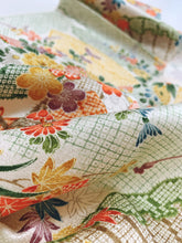 画像をギャラリービューアに読み込む, 扇に草花模様【シュッケニ】