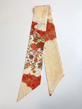 画像をギャラリービューアに読み込む, 唐草地紋にしだれ花模様【短】