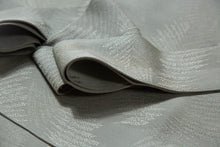 画像をギャラリービューアに読み込む, 色無地秋草地紋