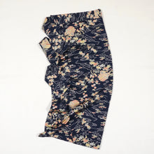 画像をギャラリービューアに読み込む, 流水に御所車・菊牡丹模様【シュッケニ】