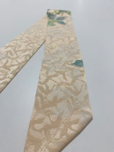 画像をギャラリービューアに読み込む, 総鶴地紋に線花模様①