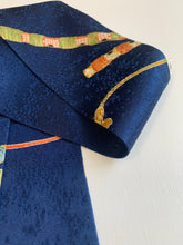 画像をギャラリービューアに読み込む, 花鼓に横笛模様【短】①