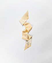 画像をギャラリービューアに読み込む, 流水に草花・花瓶模様総花地紋【短】