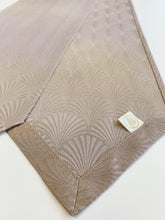 画像をギャラリービューアに読み込む, 松葉青海波模様織出し暈し色無地【長】