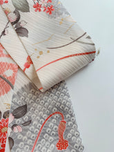 画像をギャラリービューアに読み込む, 巻物に花模様【短】