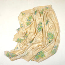 画像をギャラリービューアに読み込む, 総鶴地紋に線花模様【ギャザータイプ】