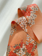 画像をギャラリービューアに読み込む, 花模様暈しに総地紋【短】