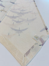 画像をギャラリービューアに読み込む, 抽象鳥模様総地紋【長】