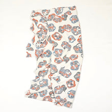 画像をギャラリービューアに読み込む, 縮緬地枝梅に桔梗模様【シュッケニ】