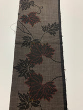 画像をギャラリービューアに読み込む, 蔦の葉模様織り出し本場泥大島紬着物(5マルキ)【シュッケニ】