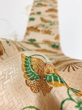 画像をギャラリービューアに読み込む, 松・梅に蝶模様総地紋