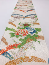 画像をギャラリービューアに読み込む, 雪芝に牡丹梅菊模様総地紋(付け下げ)【シュッケニ】