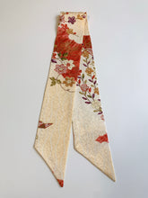 画像をギャラリービューアに読み込む, 唐草地紋にしだれ花模様【短】