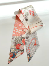 画像をギャラリービューアに読み込む, 巻物に花模様【短】