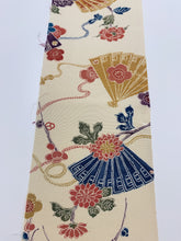 画像をギャラリービューアに読み込む, 桧扇に草花模様【タックタイプ】