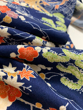 画像をギャラリービューアに読み込む, 屋敷に草花模様【シュッケニ】