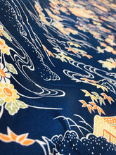 画像をギャラリービューアに読み込む, 流水に御所車・菊牡丹模様【シュッケニ】