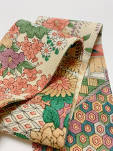 画像をギャラリービューアに読み込む, 色紙に花鳥古典模様【短より短】