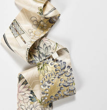 画像をギャラリービューアに読み込む, 扇草花模様(箔あり)総地紋【短】