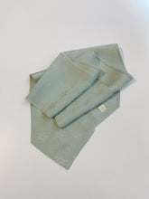 画像をギャラリービューアに読み込む, 草花総地紋織出し無地着物【長】