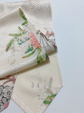 画像をギャラリービューアに読み込む, 総波地紋に花尽くし扇模様