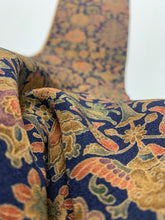 画像をギャラリービューアに読み込む, 動物に花更紗模様【M】