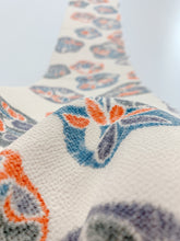 画像をギャラリービューアに読み込む, 縮緬地枝梅に桔梗模様【シュッケニ】