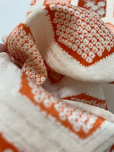 画像をギャラリービューアに読み込む, 亀甲に菊・桜模様総小花地紋【L】