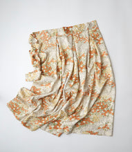 画像をギャラリービューアに読み込む, 芝地紋に牡丹模様【タックタイプ】