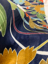 画像をギャラリービューアに読み込む, 藤地紋に総草花模様【M】