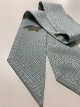 画像をギャラリービューアに読み込む, 読み本に花模様総紗綾地紋①