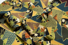 画像をギャラリービューアに読み込む, 色紙に花・古典柄上代紬