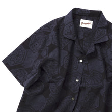 画像をギャラリービューアに読み込む, 子持ち亀甲に松菊楓模様【S】