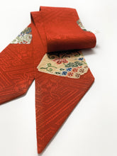 画像をギャラリービューアに読み込む, 破れ色紙に花古典柄総紗綾地紋